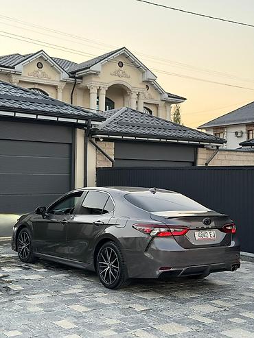 тенд на машину: Toyota Camry: 2021 г., Седан — 4