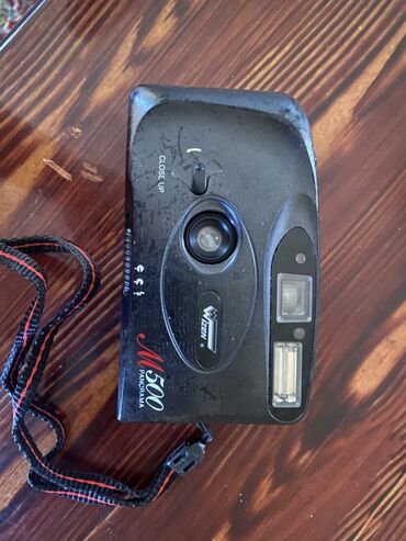 Wiz Light M500 panorama film fotoaparatı. Bu kompakt qara rəngli