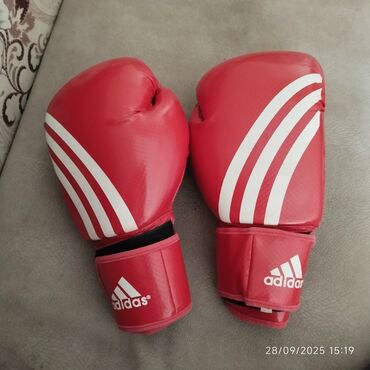 Перчатки: Boks Kickbox əlcəyi 20 m çox az işlənib