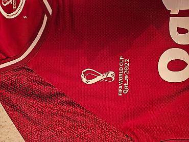 Kişi geyimləri: Qatar 2022 World Cup t-shirt Doha şəhərindən fanshopdan alınıb — 8