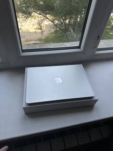 Ноутбуки: Ноутбук, Apple, 16 ГБ ОЗУ, Apple M2, 13.5 ", Б/у