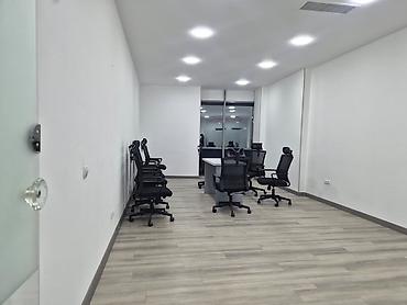 Коммерческая недвижимость: Ofis icarəsi – Xətai metrosuna yaxın, 17 mərtəbəli plazanın 14-cü — 5
