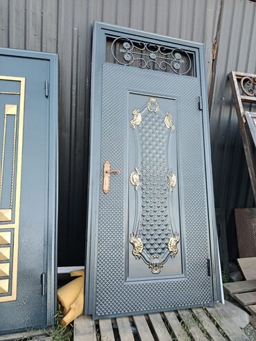 Furnitura və aksessuarlar: ❇️Yeni seyf qapı. Ölçü Eni 1, hündürlüyü 2.40. Qiyməti 260 azn. Ünvan