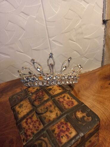 Taclar: Gəlin tacları və saç aksesuarları dəsti cəmi 300 azn - Üç fərqli — 22