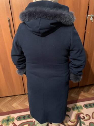 детская одежда пальто: Пальто зимнее,50-52размер,почти новоеодевала 2раза