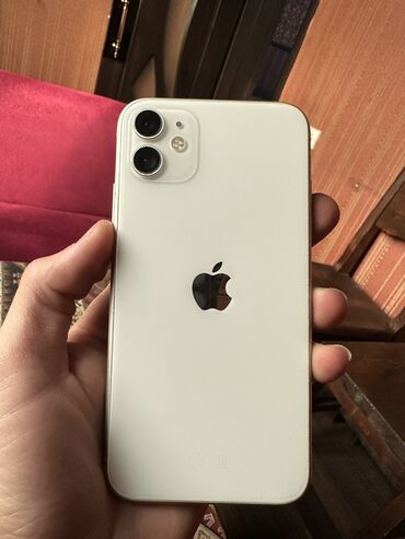 Apple iPhone: IPhone 11, 128 GB, White Titanium, Barmaq izi, Simsiz şarj, Face ID