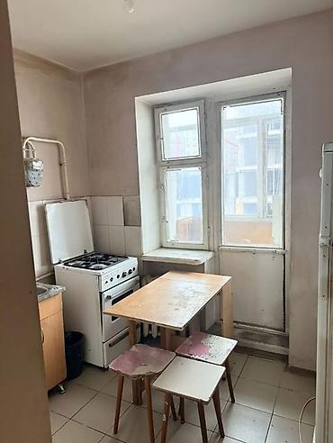 40: 5 комнат, 40 м², Бишкек Парк ТРЦ Индивидуалка, 5 этаж, Требуется ремонт — 2