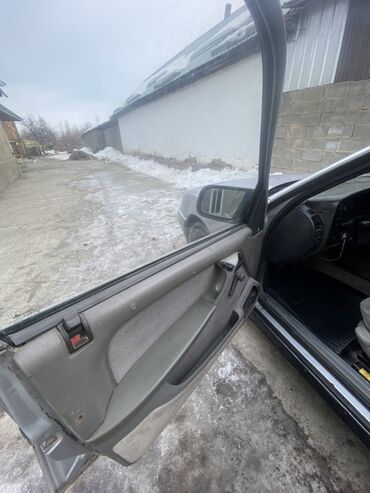 Opel: Opel Omega: 1987 г., 2 л, Механика, Бензин — 10