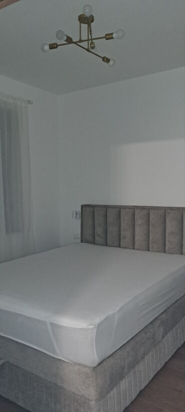 Kreveti: Ugradni TV panel sa dekorativnim lamelama + tapacirani francuski ležaj — 23