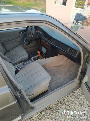 Mercedes-Benz: Mercedes-Benz 190 (W201): 1.8 l | 1992 il Sedan — 6