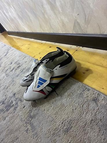 zerb aleti: Butslar Adidas, Ölçü: 42, Yeni — 2