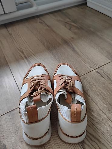 обувь drop: Две пары обуви. 1)1000сом Ботинки Timberland, темно‑синие. - — 4
