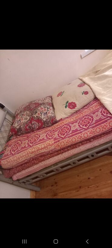 Uzunmüddətli kirayə evlər: 30 kv. m, 3 otaqlı -da lalafo.az — 6 Uzunmüddətli kirayə evlər: 30 kv. m, 3 otaqlı — 6