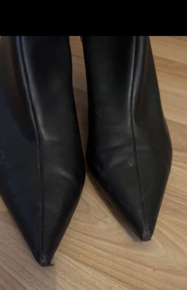 Eynəklər: Zara botinka 37 razmer 
Geyilib — 10