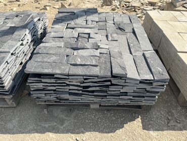 Digər bitirmə materialları: Təbii Dekorativ daş