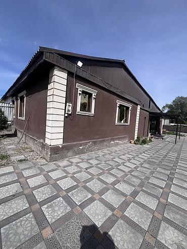Продажа коттеджей и домов: Дом с благоустроенным двором и современным интерьером. - Просторный — 1