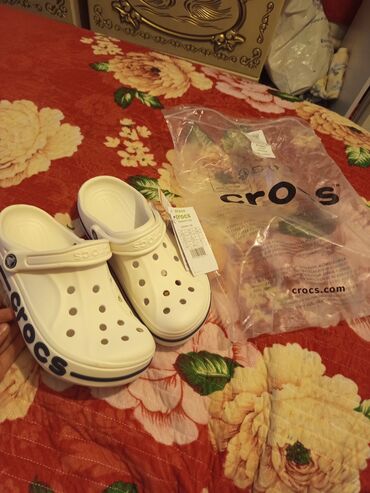 Босоножки, сандалии, шлепанцы: Босоножки, 38.5, Crocs, Новый, цвет - Белый, Самовывоз, Платная доставка