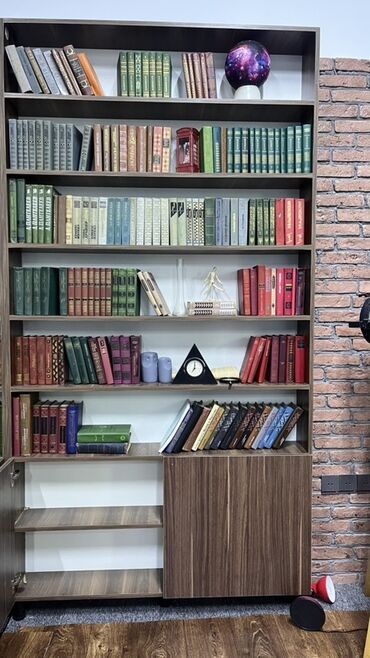 camış qatığı: İki ədəddir yenidir. Bir ədədinin qiyməti 200 azn Mebel: Modul tipli