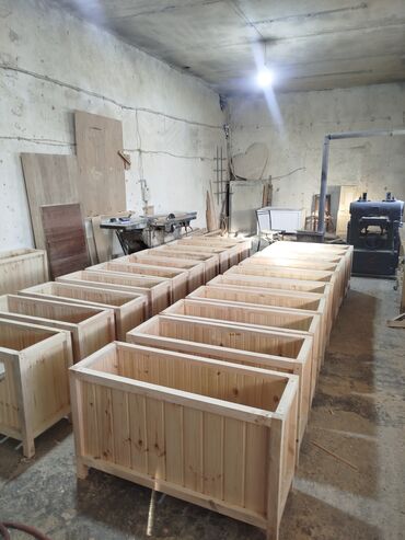 Bitkilər üçün dibçəklər: Taxta dipçəklər.Sex qiymətinə. ♦️Endrim mart ayı ▶️İstenilən modeldə — 9