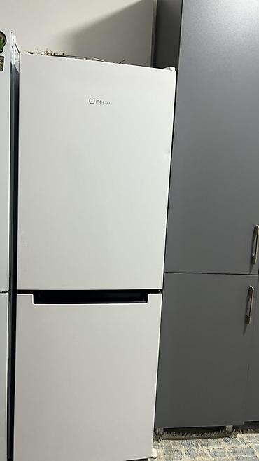 Холодильник Indesit, белый, двухкамерный с нижней морозильной камерой