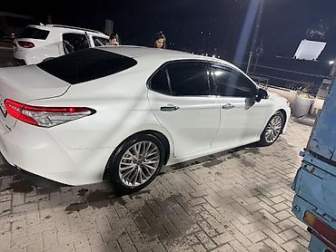 Toyota: Toyota Camry: 2018 г., Гибрид, Седан — 4