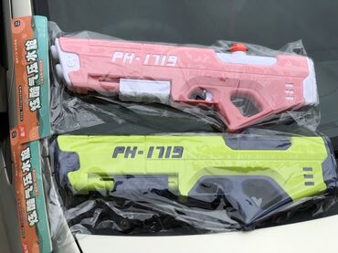 Игрушки: Водяной пистолет "Desert Eagle" в коробке. Доступны модели с оранжевым — 3