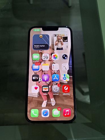 Apple iPhone: Apple Iphone 13 128GB Na telefonu je sve fabricko,nikada — 14