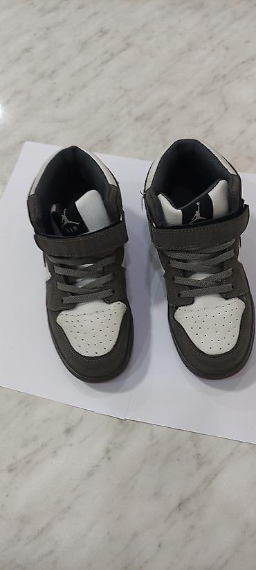 nike react: Детские кроссовки/кеды высокого типа. - Размер: EUR 34 (UK 12, USA — 4
