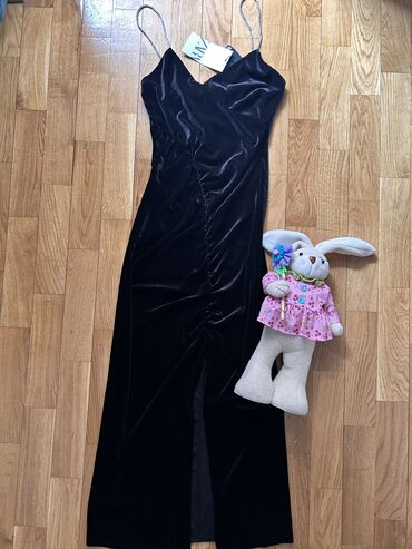 prodaja polovnih haljina: Zara M (EU 38), bоја - Crna, Večernji, maturski, Na bretele