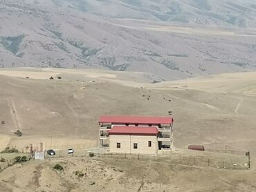 Həyət evləri və villaların satışı: 11 otaq, 1 kv. m, Orta təmir — 9