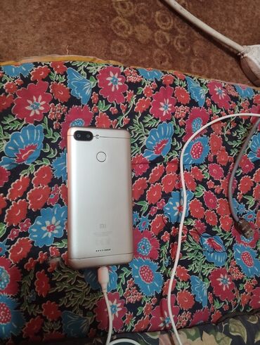 телефон ми 2: Redmi, Redmi 6, Б/у, 64 ГБ, цвет - Золотой, 2 SIM