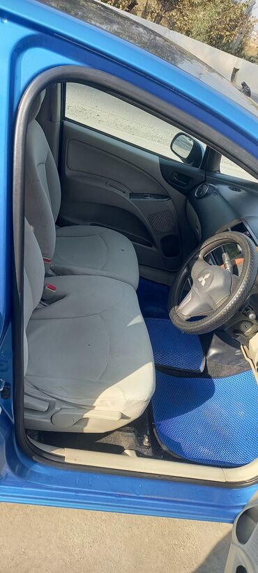 Mitsubishi: Mitsubishi Colt: 2004 г., 1.5 л, Вариатор, Бензин, Минивэн — 2