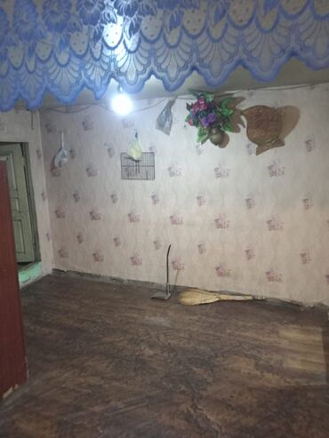 Həyət evləri və villaların satışı: Həyətyanı torpaq sahəsi və yaşayış evi - Daş hasarla əhatələnmiş — 12