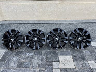 диски на виш: Дөңгөлөктөр монтажда 255 / 60 / R 18, Жай, Колдонулган, Комплект, Жеңил унаалар, Куйма, тешиктери - 5