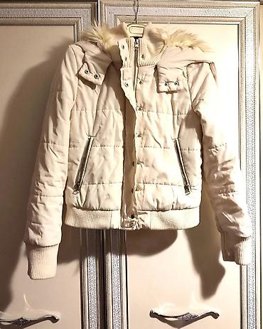 oversize kurtka: 36 razmer kurtka satilir. yenidir. Qiymeti 5 manat. Gence daxili — 2