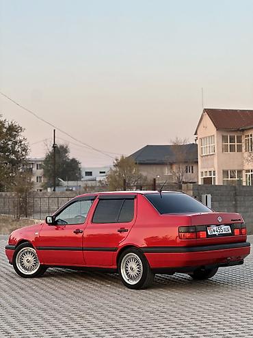 самое бартовой: Volkswagen Vento: 1995 г., 1.8 л, Механика, Бензин, Седан — 4