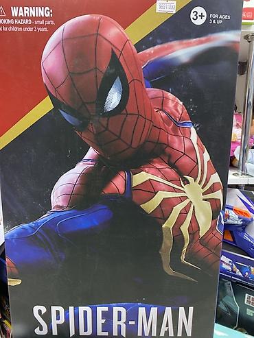 Игровые фигурки супергероев Marvel — Человек‑паук и Халк в коробках с