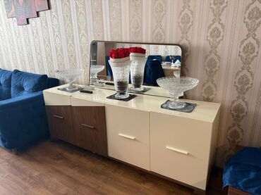 dam örtü: С зеркалом