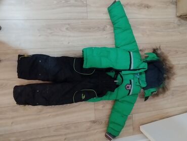 Верхняя одежда: 1) зелёная куртка с комбезомростовка 116 см на 2,5-4 годика