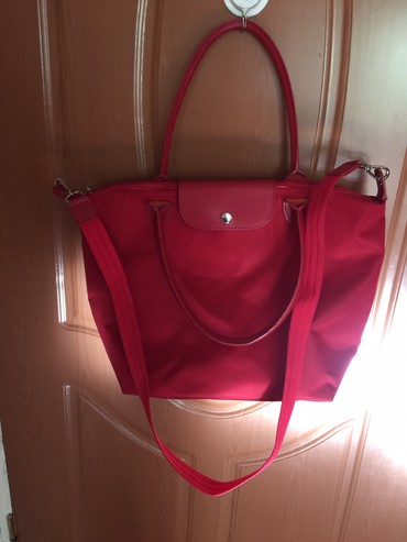 рюкзак красного цвета: Сумка стоит 50&, привезли из Гонконга,? практичная прочная легко