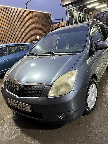 Toyota: Toyota Corolla Verso: 2004 г., 1.6 л, Механика, Бензин — 2