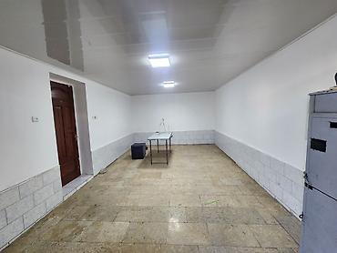 место на аренду: 25 м², Металлический — 1