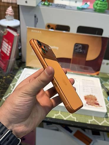 Apple iPhone: IPhone 17 Pro Max — 8