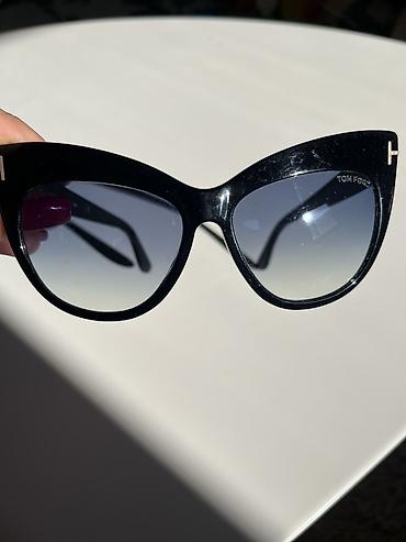 dobar dan italijanski: Tom Ford ženske sunčane naočare – model Nika TF523 01W - Ikoničan — 4