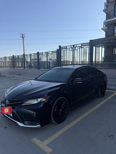 44 2: Toyota Camry: 2021 г., 2.5 л, Вариатор, Гибрид, Седан — 2
