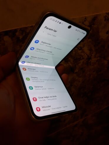 galaxy z flip 3 qiymeti: Samsung Galaxy Z Flip 3 5G, 256 GB, rəng - Bej, Barmaq izi, Simsiz şarj, Face ID