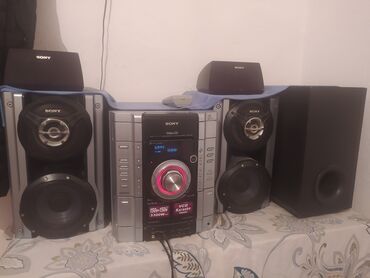 акустические системы со встроенным fm приемником колонка банка: Музыкальный центр Sony MHC-RV55 с акустикой Комплектация на фото: -