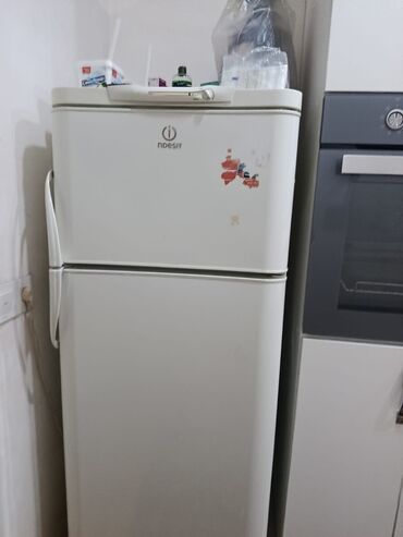 free: 2 двери Indesit Холодильник Продажа, цвет - Белый