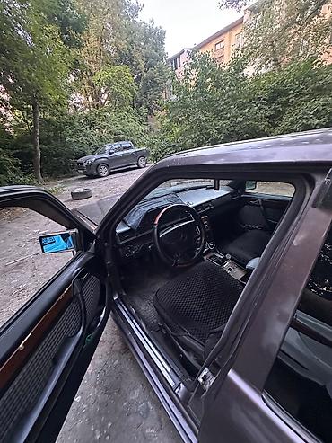 bud e9: Mercedes-Benz W124: 1990 г., 2 л, Механика, Бензин, Седан — 6