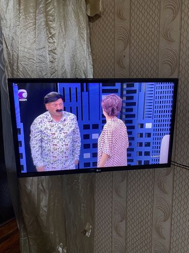 Телевизоры: Б/у Телевизор LG LCD 32" FHD (1920x1080), Платная доставка